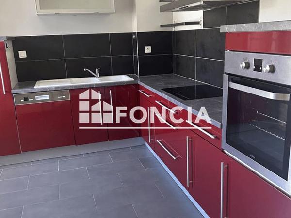 Location Appartement 3 pièces 73.2 m² - RUE SEGRETAIN Niort 79000