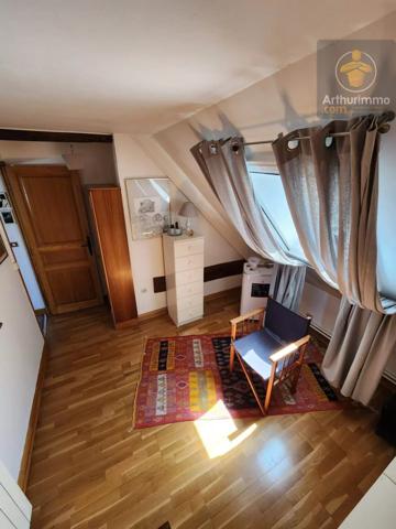 Vente                                                      Maison
                        
                     6 pièces                      158 m2                     à Huisseau-sur-Mauves