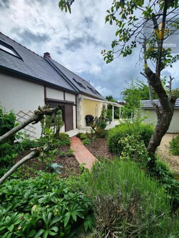 Vente                                                      Maison
                        
                     6 pièces                      158 m2                     à Huisseau-sur-Mauves