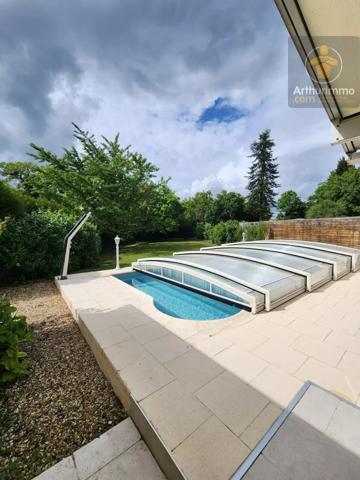 Vente                                                      Maison
                        
                     6 pièces                      158 m2                     à Huisseau-sur-Mauves