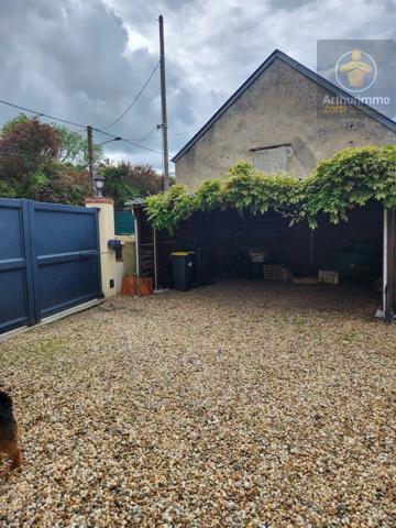 Vente                                                      Maison
                        
                     6 pièces                      158 m2                     à Huisseau-sur-Mauves