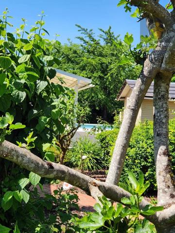 Vente                                                      Maison
                        
                     6 pièces                      158 m2                     à Huisseau-sur-Mauves