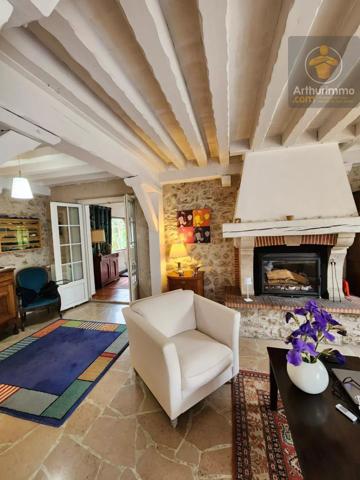 Vente                                                      Maison
                        
                     6 pièces                      158 m2                     à Huisseau-sur-Mauves