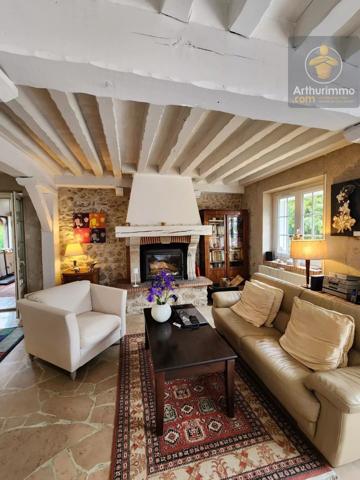 Vente                                                      Maison
                        
                     6 pièces                      158 m2                     à Huisseau-sur-Mauves