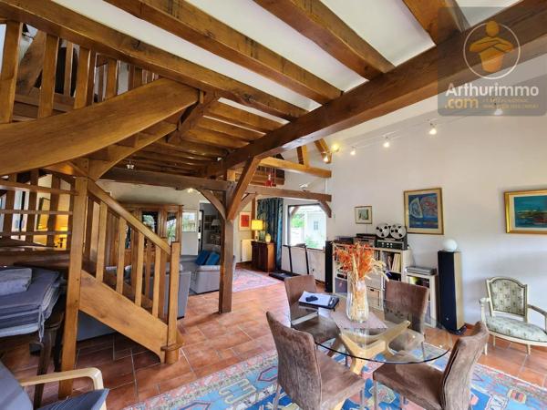 Vente                                                      Maison
                        
                     6 pièces                      158 m2                     à Huisseau-sur-Mauves