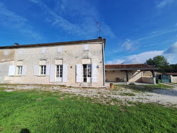 Maison à vendre avec dépendances, étang et 9 hectares à Montguyon 5 pièces 109 m2