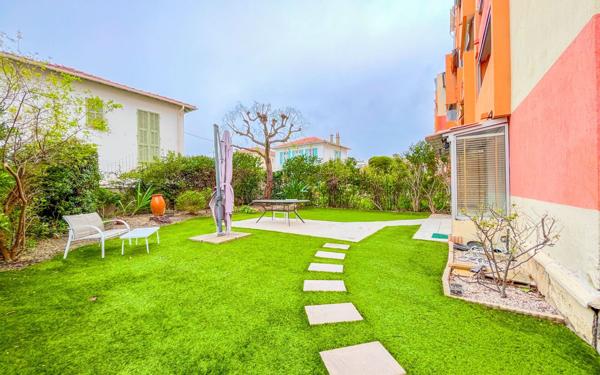 Appartement à vendre    5 pièces • 90 m2 Cagnes-sur-Mer