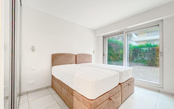 Appartement à vendre    5 pièces • 90 m2 Cagnes-sur-Mer