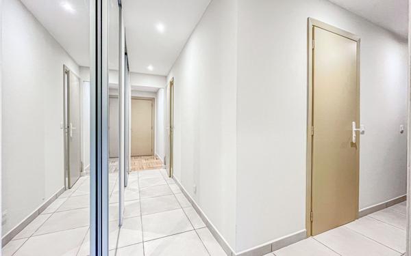 Appartement à vendre    5 pièces • 90 m2 Cagnes-sur-Mer