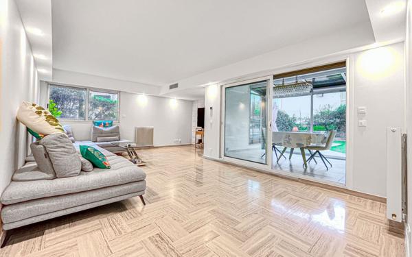 Appartement à vendre    5 pièces • 90 m2 Cagnes-sur-Mer