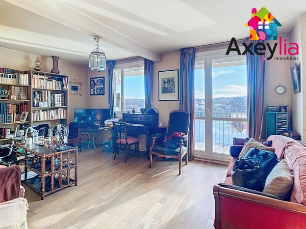 Roanne (42300) A VENDRE - ROANNE CENTRE - APPARTEMENT T5 AVEC 3 CHAMBRES, STATIONNEMENTS PRIVATIFS ET VUE SUR LA LOIRE