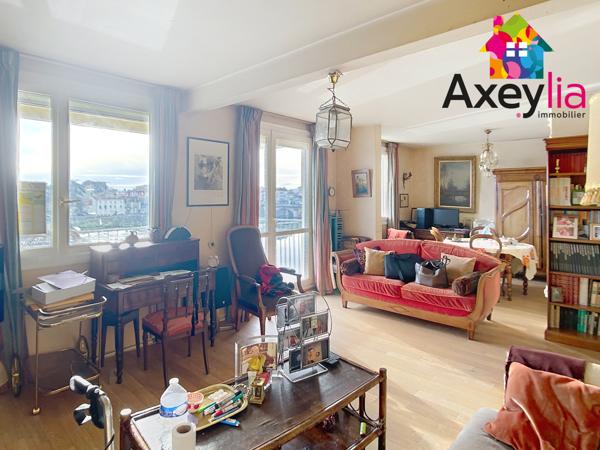 Roanne (42300) A VENDRE - ROANNE CENTRE - APPARTEMENT T5 AVEC 3 CHAMBRES, STATIONNEMENTS PRIVATIFS ET VUE SUR LA LOIRE