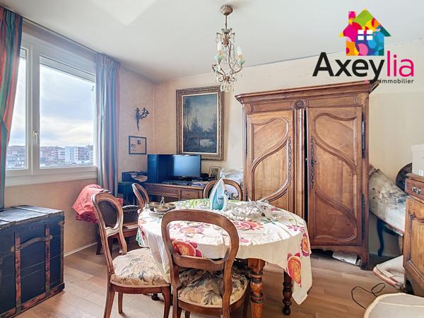 Roanne (42300) A VENDRE - ROANNE CENTRE - APPARTEMENT T5 AVEC 3 CHAMBRES, STATIONNEMENTS PRIVATIFS ET VUE SUR LA LOIRE