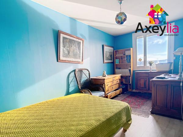 Roanne (42300) A VENDRE - ROANNE CENTRE - APPARTEMENT T5 AVEC 3 CHAMBRES, STATIONNEMENTS PRIVATIFS ET VUE SUR LA LOIRE