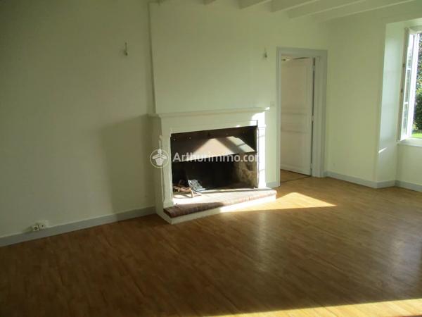 Location                                                      Maison
                        
                     6 pièces                      126 m2                     à Loulay