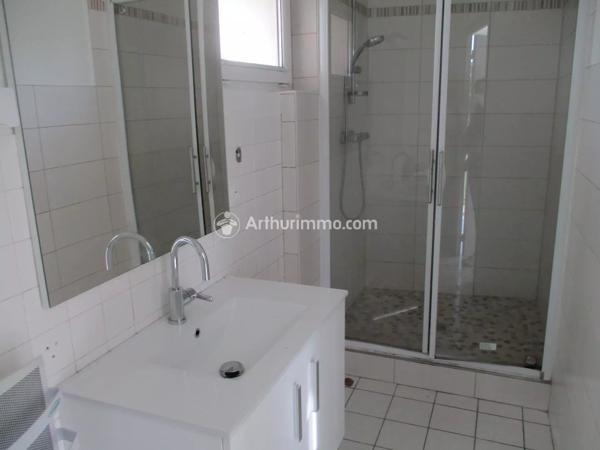 Location                                                      Maison
                        
                     6 pièces                      126 m2                     à Loulay