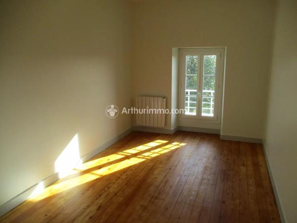 Location                                                      Maison
                        
                     6 pièces                      126 m2                     à Loulay