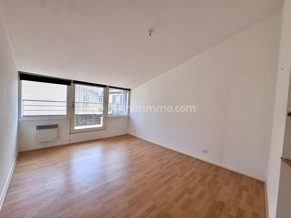 Vente                                                      Appartement
                        
                     3 pièces                      64 m2                     à Clermont-Ferrand