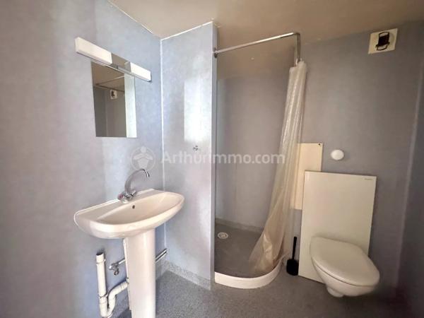 Vente                                                      Appartement
                        
                     3 pièces                      64 m2                     à Clermont-Ferrand