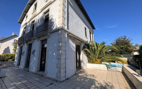 Maison à vendre    10 pièces •  Dax