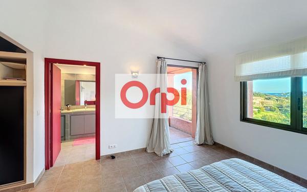 Maison à vendre    6 pièces •  Zonza