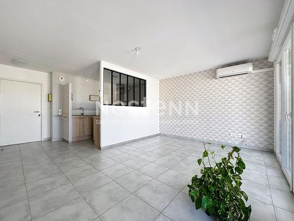 Appartement Miramas 3 pièces 62.4 m2 terrasse place de parking