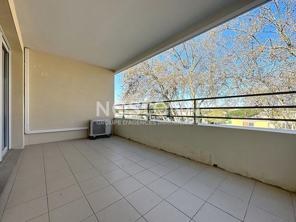 Appartement Miramas 3 pièces 62.4 m2 terrasse place de parking