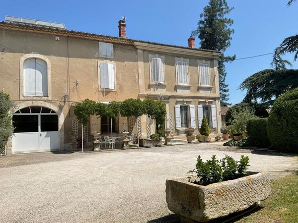 Cabannes (13440) CABANNES, Superbe Maison de Maitre de 220 m2 dépendances 350 m2 terrain 1100 m2