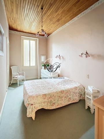 Cabannes (13440) CABANNES, Superbe Maison de Maitre de 220 m2 dépendances 350 m2 terrain 1100 m2