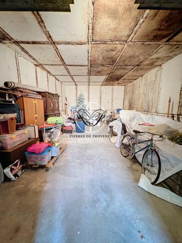 Cabannes (13440) CABANNES, Superbe Maison de Maitre de 220 m2 dépendances 350 m2 terrain 1100 m2