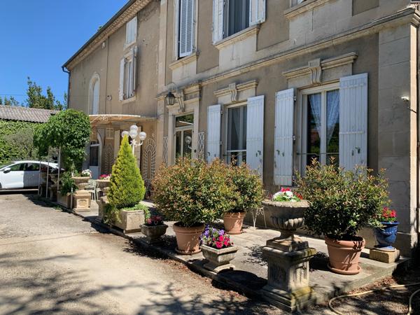 Cabannes (13440) CABANNES, Superbe Maison de Maitre de 220 m2 dépendances 350 m2 terrain 1100 m2