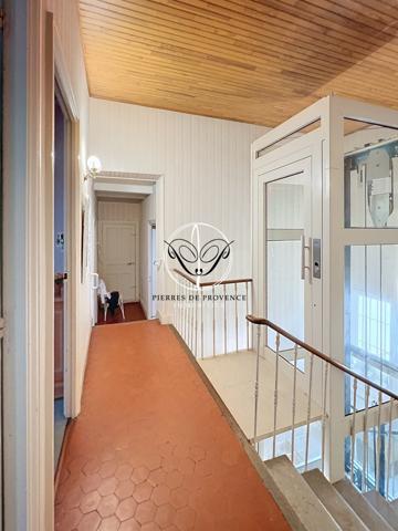 Cabannes (13440) CABANNES, Superbe Maison de Maitre de 220 m2 dépendances 350 m2 terrain 1100 m2