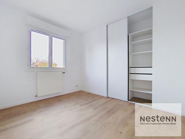 Élégante maison rénovée avec prestations de qualité 143 m² habitables ? Terrain d'angle de 695 m²