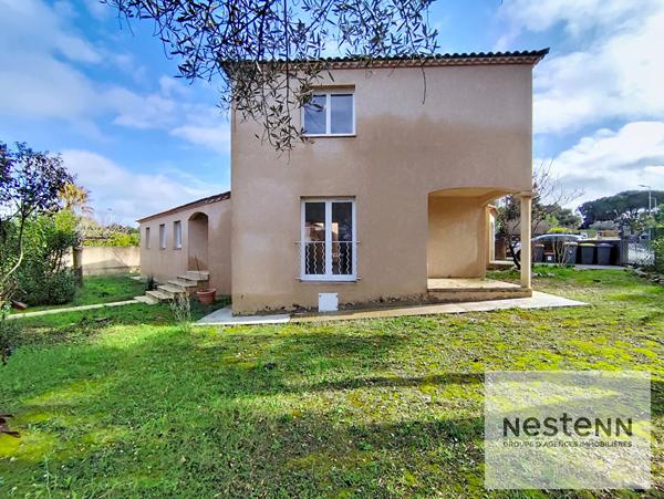 Élégante maison rénovée avec prestations de qualité 143 m² habitables ? Terrain d'angle de 695 m²