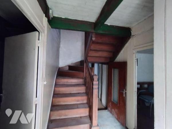 SECTEUR CAMPAGNE DE BANNALEC EN DIRECTION DE QUIMPERLÉ.
Maison A RENOVER d'une superficie habi...