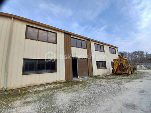 Immeuble de 5 870 m²