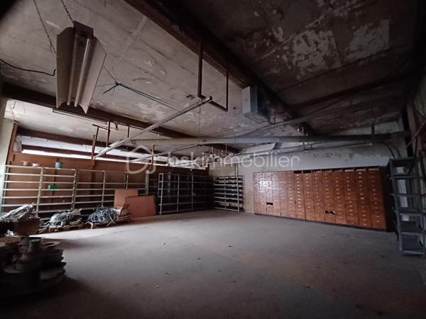 Immeuble de 5 870 m²