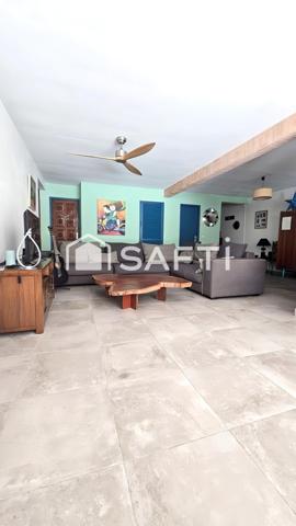 Appartement avec sa piscine privative et son accès plage
