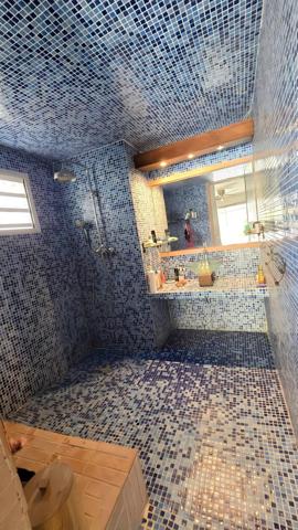 Appartement avec sa piscine privative et son accès plage