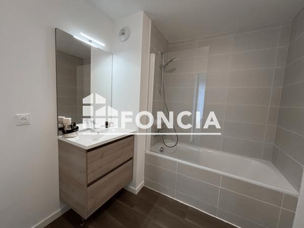 Location Appartement 3 pièces 64.44 m² - Laval 53000