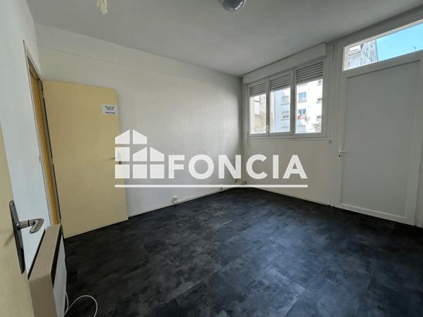 Location Local commercial 4 pièces 86.59 m² - 2 PLACE COLBERT Lorient 56100