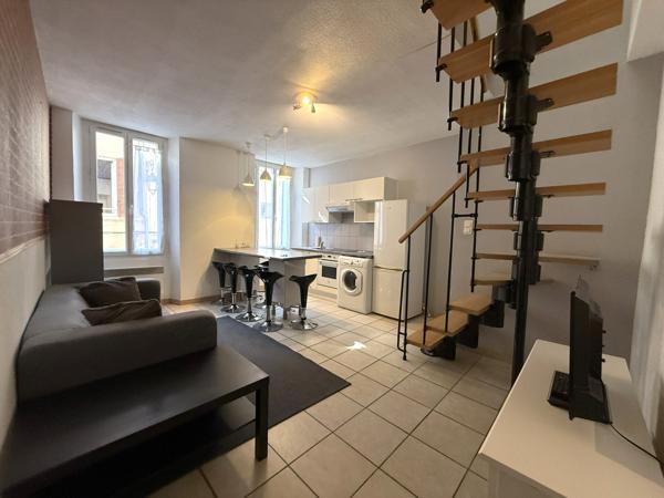 Trets centre – T2 duplex 35 m² meublé, orienté Sud, au calme