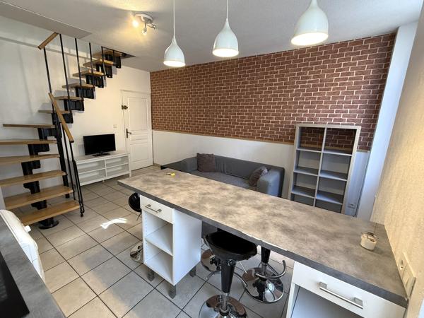 Trets centre – T2 duplex 35 m² meublé, orienté Sud, au calme