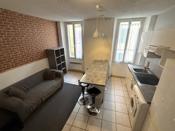 Trets centre – T2 duplex 35 m² meublé, orienté Sud, au calme