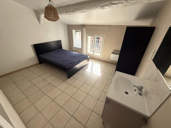 Trets centre – T2 duplex 35 m² meublé, orienté Sud, au calme