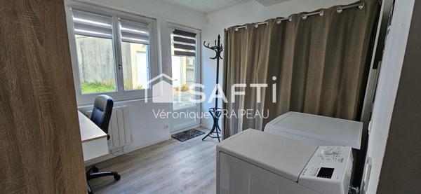 Maison de ville sur 2 niveaux avec 3 chambres, 1 cellier, garage et cour.