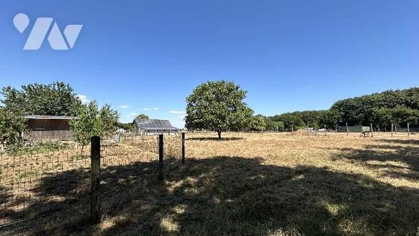 Maison de campagne, dépendances, terrain