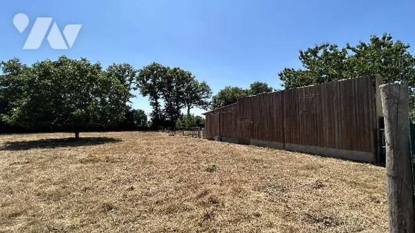 Maison de campagne, dépendances, terrain