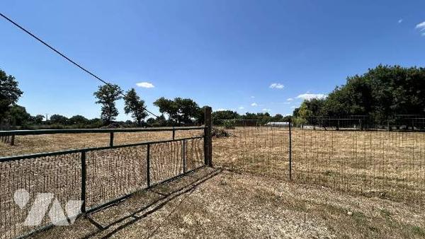 Maison de campagne, dépendances, terrain