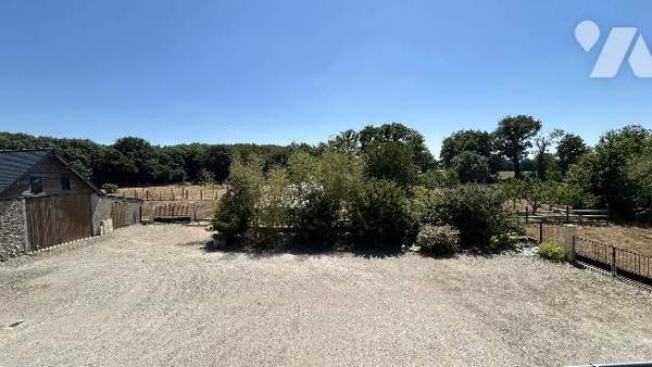 Maison de campagne, dépendances, terrain